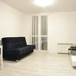 Nice And Comfy Studio Close To Old Town And Metro.